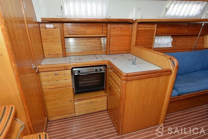 Bavaria 37 Cruiser - Yacht Charter Sailica