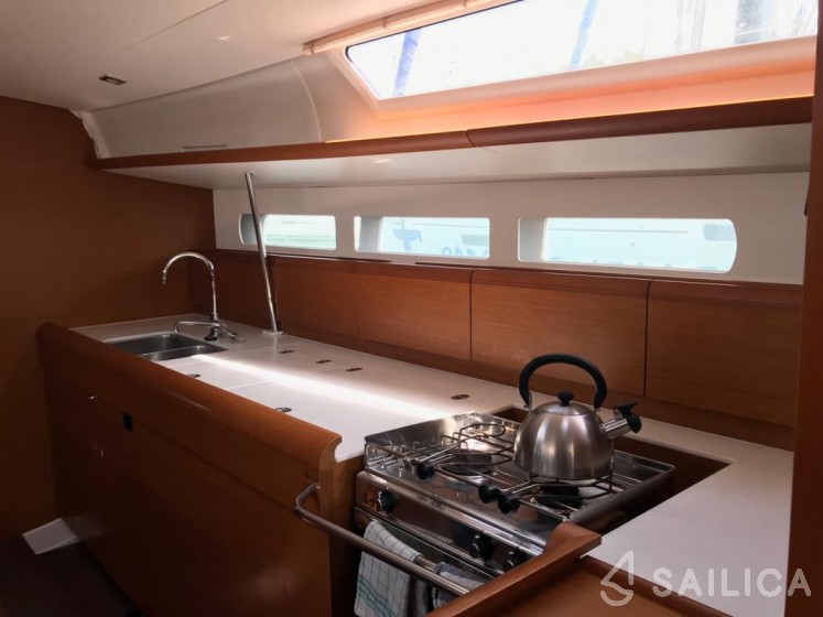 Sun Odyssey 519 - Yacht Charter Sailica