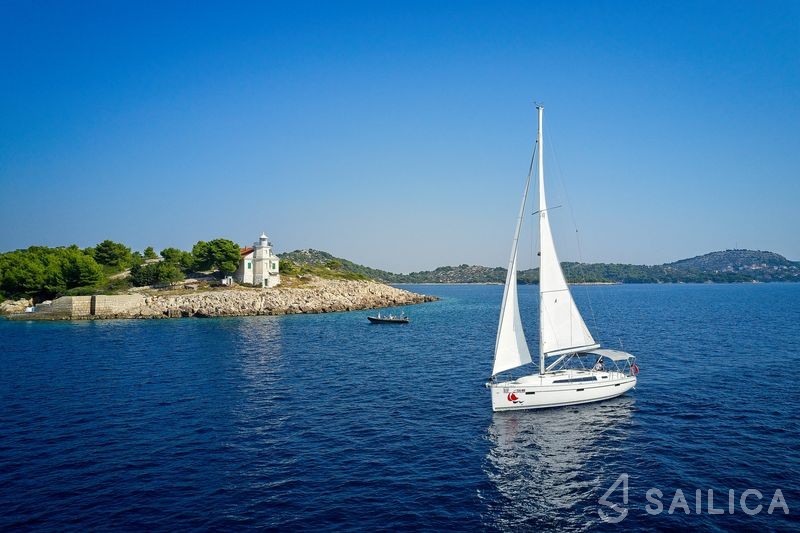 Bavaria 41 Cruiser - Yacht Charter Sailica