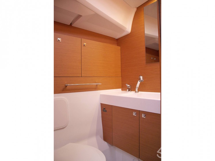 Sun Odyssey 479 - Yacht Charter Sailica