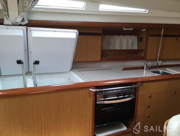 Sun Odyssey 45 - Yacht Charter Sailica