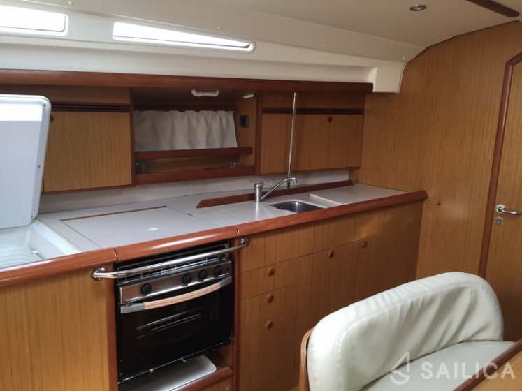 Sun Odyssey 45 - Yacht Charter Sailica