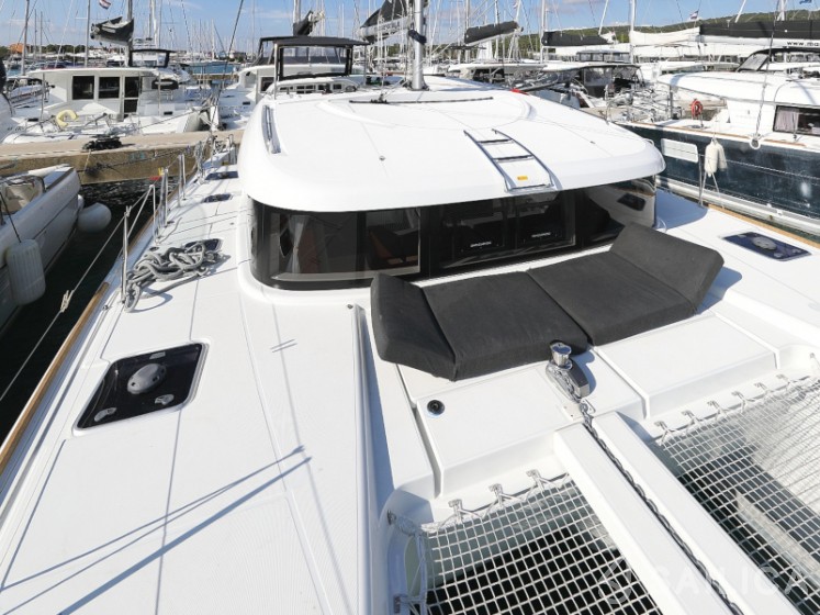 Lagoon 40 - Yacht Charter Sailica