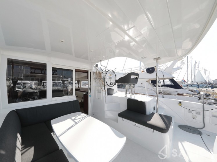 Lagoon 40 - Yacht Charter Sailica