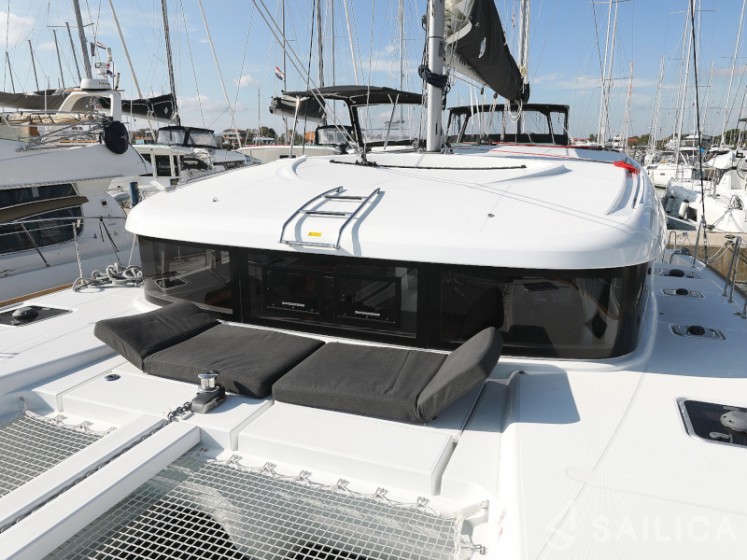 Lagoon 40 - Yacht Charter Sailica