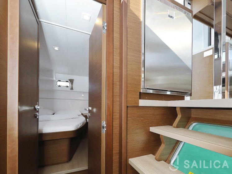 Lagoon 40 - Yacht Charter Sailica