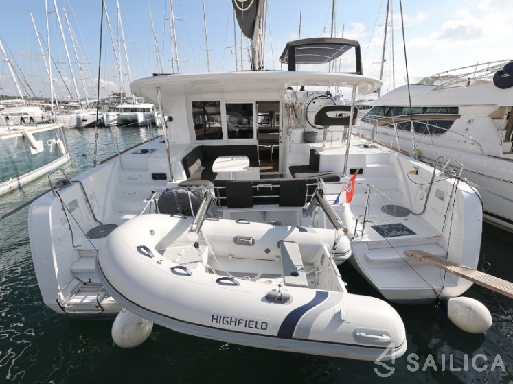 Lagoon 40 - Yacht Charter Sailica