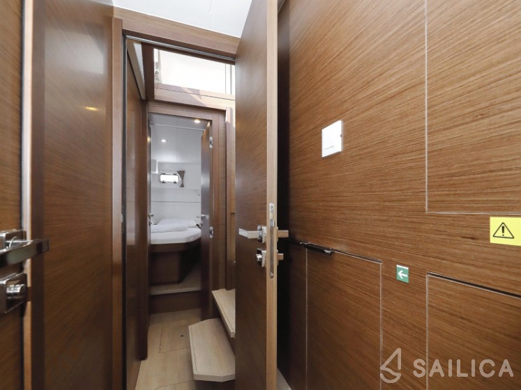 Lagoon 40 - Yacht Charter Sailica