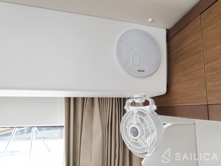 Lagoon 40 - Yacht Charter Sailica