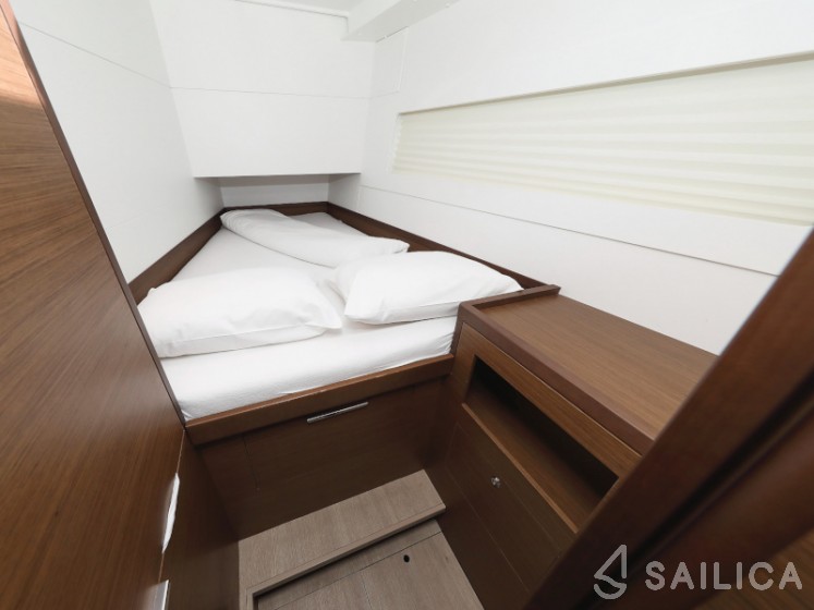Lagoon 40 - Yacht Charter Sailica