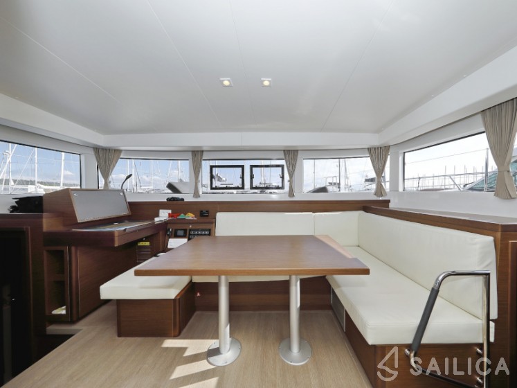 Lagoon 40 - Yacht Charter Sailica
