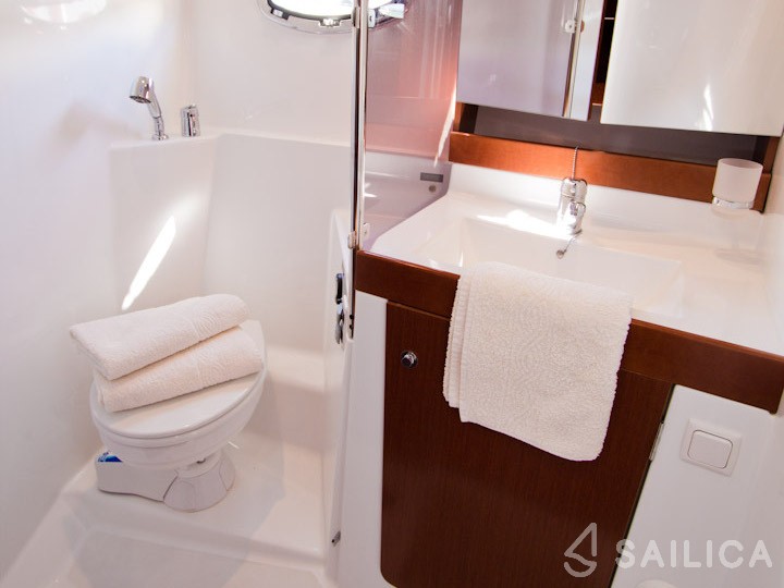 Antares 36 - Yacht Charter Sailica