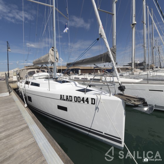 Hanse 388 - Yacht Charter Sailica