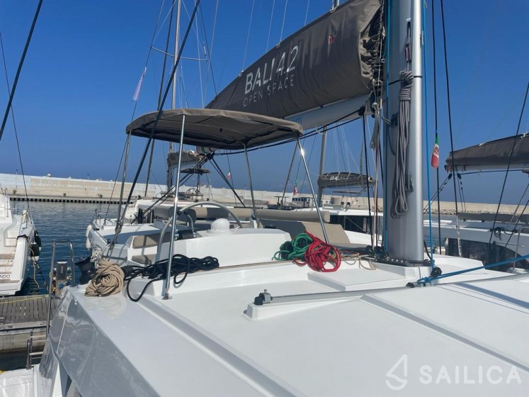 Bali 4.2 - Yacht Charter Sailica