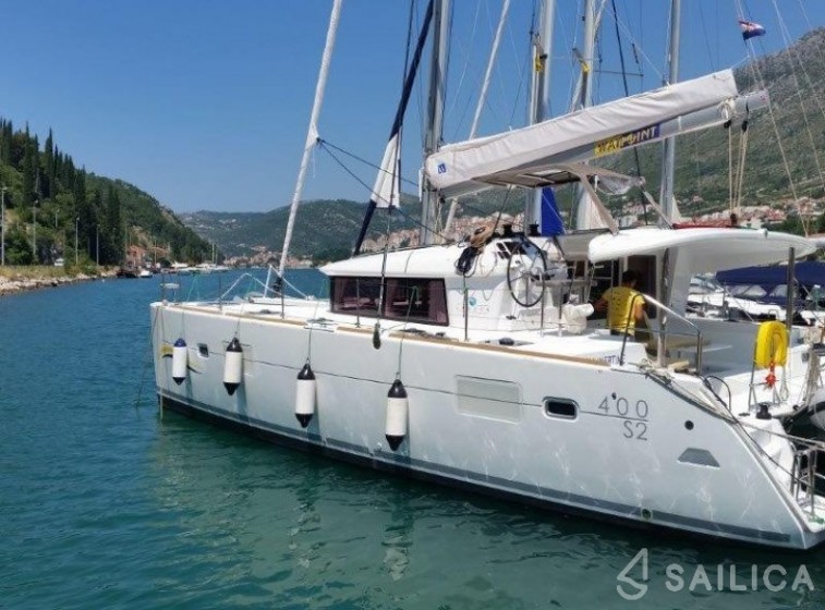 Lagoon 400 S2 - Yacht Charter Sailica