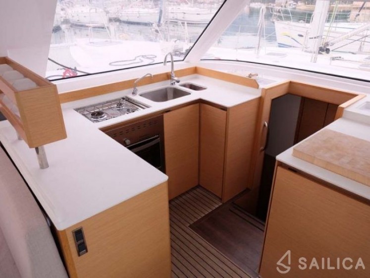 Nautitech Open 40 - Yacht Charter Sailica