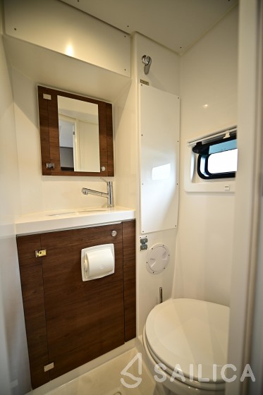 Bali 4.6 - Yacht Charter Sailica