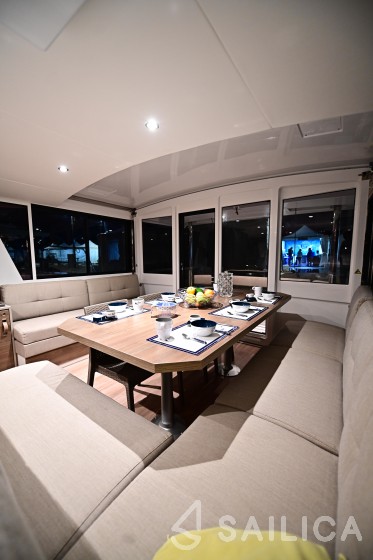 Bali 4.6 - Yacht Charter Sailica
