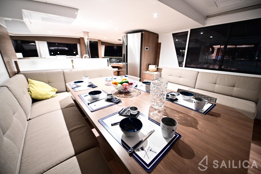 Bali 4.6 - Yacht Charter Sailica