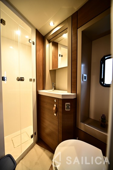 Bali 4.6 - Yacht Charter Sailica