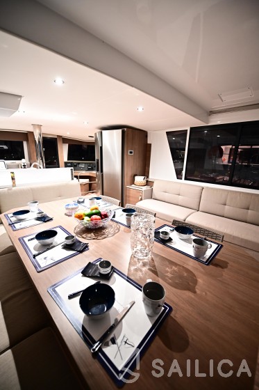 Bali 4.6 - Yacht Charter Sailica