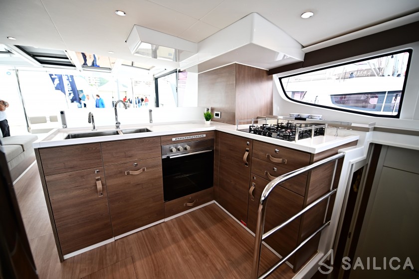 Bali 4.6 - Yacht Charter Sailica