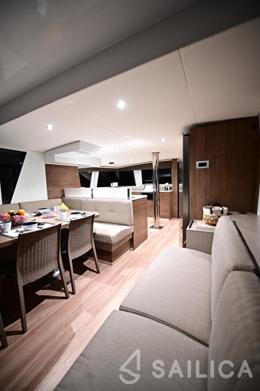 Bali 4.6 - Yacht Charter Sailica