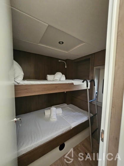 Bali 4.6 - Yacht Charter Sailica