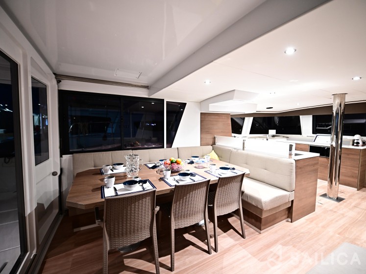 Bali 4.6 - Yacht Charter Sailica