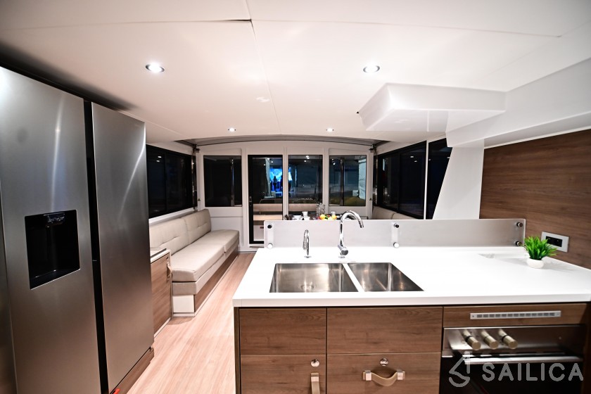 Bali 4.6 - Yacht Charter Sailica