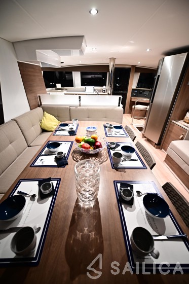Bali 4.6 - Yacht Charter Sailica