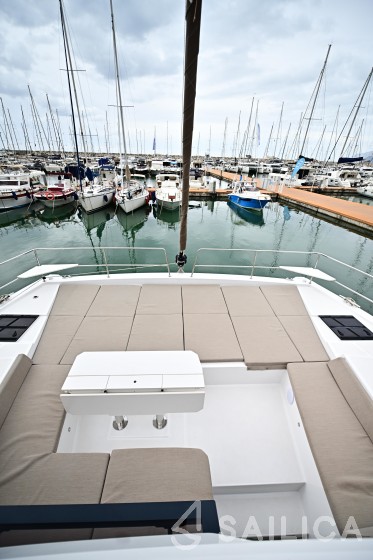 Bali 4.6 - Yacht Charter Sailica