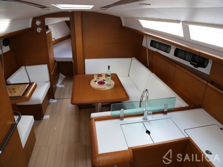 Sun Odyssey 419 - Yacht Charter Sailica