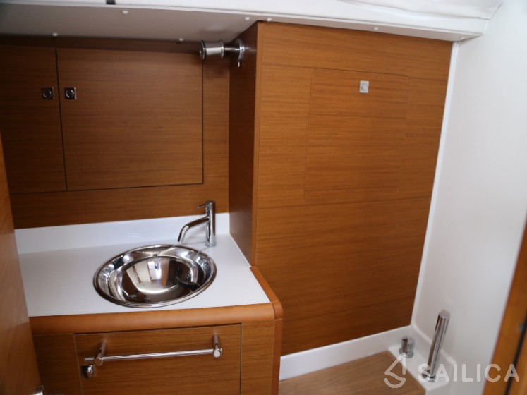 Sun Odyssey 419 - Yacht Charter Sailica
