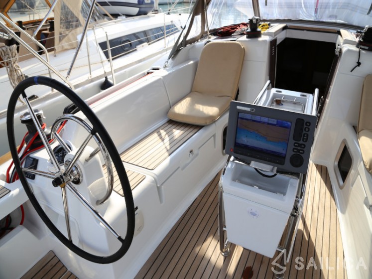 Sun Odyssey 419 - Yacht Charter Sailica
