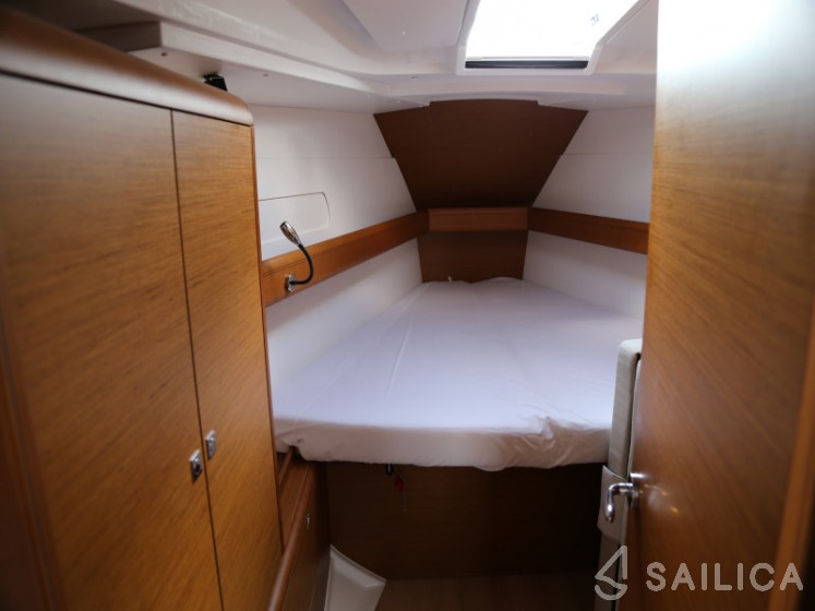 Sun Odyssey 419 - Yacht Charter Sailica