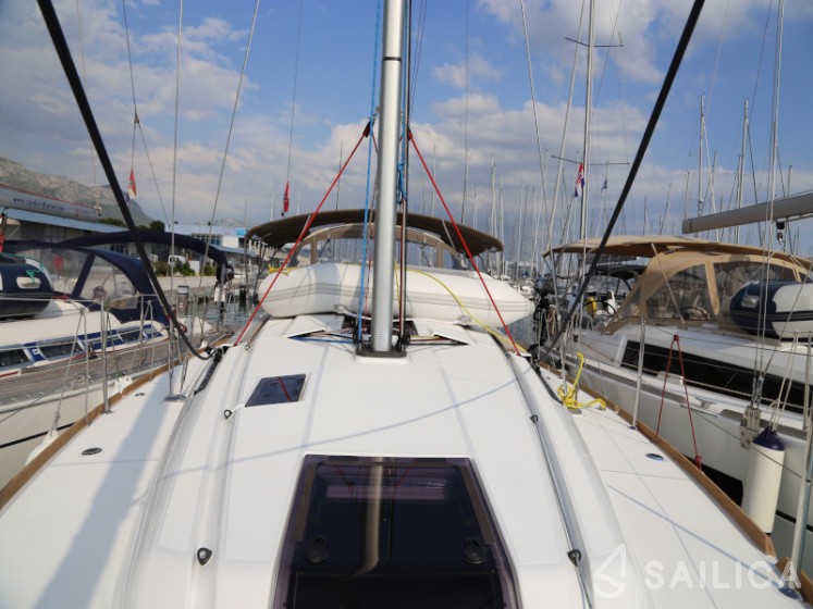 Sun Odyssey 419 - Yacht Charter Sailica
