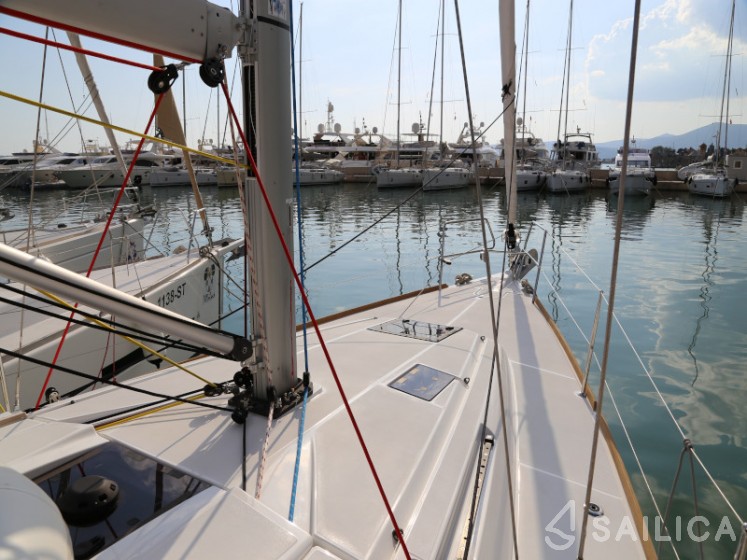 Sun Odyssey 419 - Yacht Charter Sailica