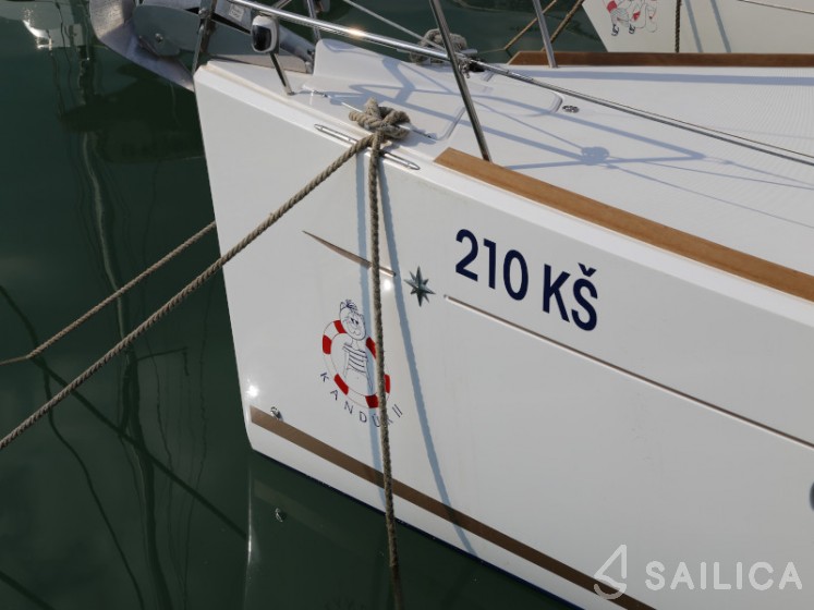 Sun Odyssey 419 - Yacht Charter Sailica