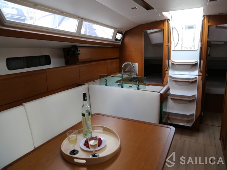 Sun Odyssey 419 - Yacht Charter Sailica