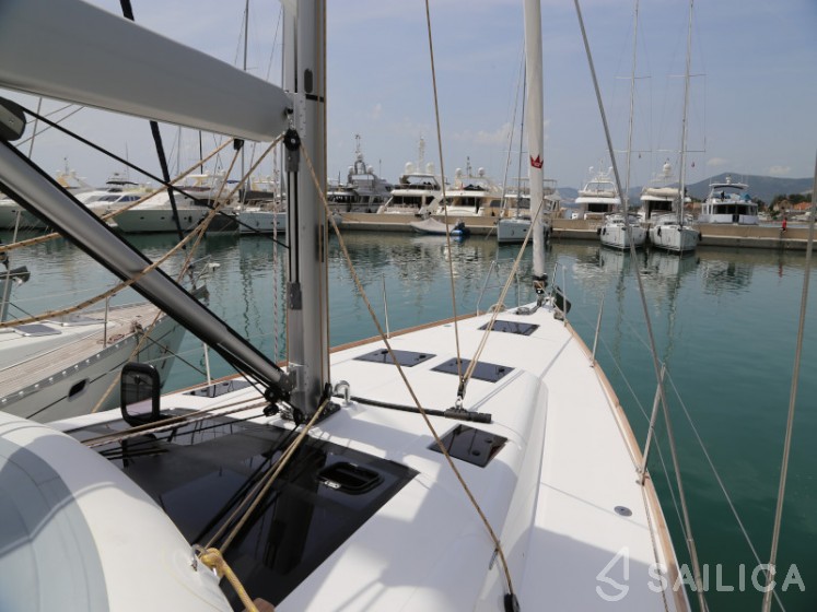 Dufour 460 GL - Yacht Charter Sailica