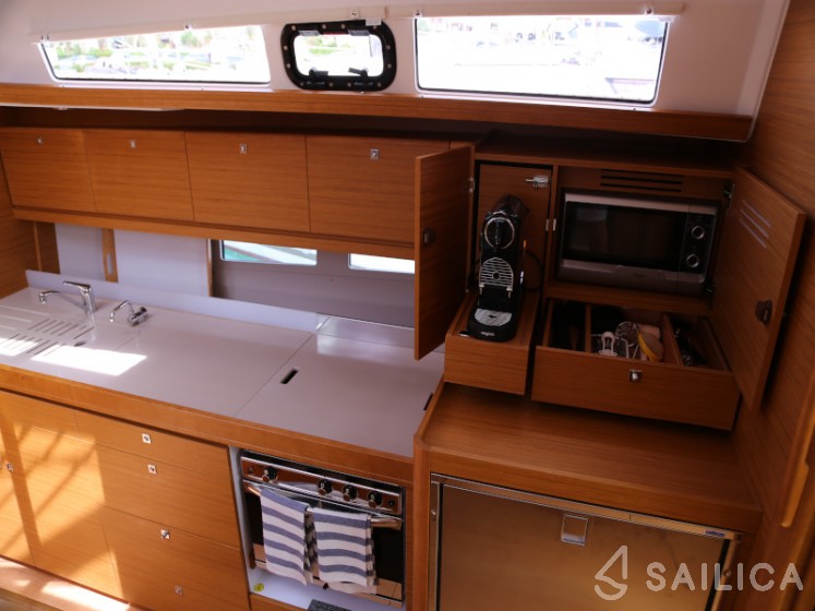 Dufour 460 GL - Yacht Charter Sailica