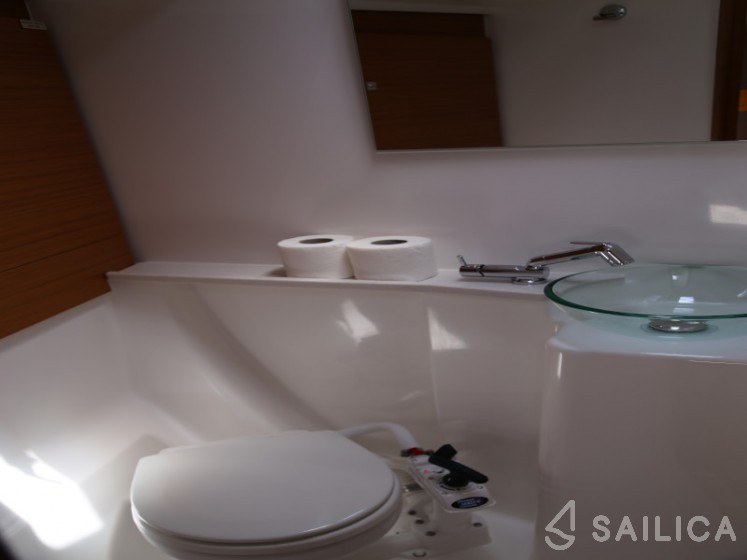 Dufour 460 GL - Yacht Charter Sailica