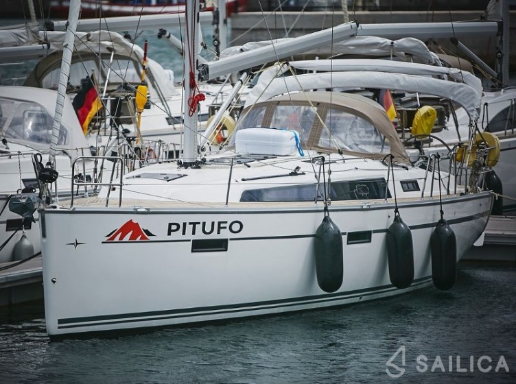 Bavaria Cruiser 37 - Yacht Charter Sailica