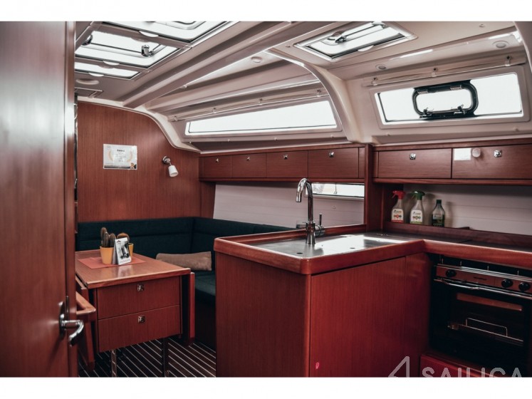 Bavaria Cruiser 37 - Yacht Charter Sailica