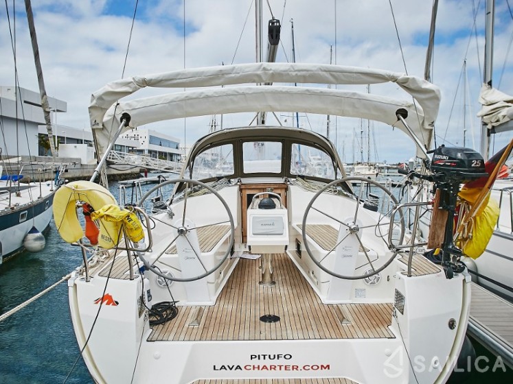Bavaria Cruiser 37 - Yacht Charter Sailica