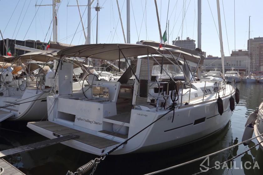 Dufour 520 GL - Yacht Charter Sailica