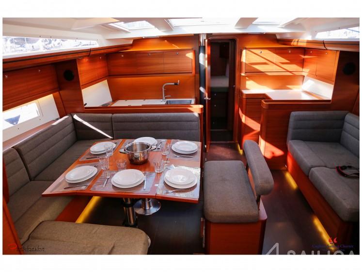 Dufour 520 GL - Yacht Charter Sailica