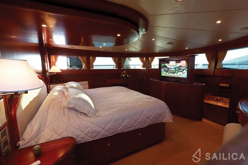 Johnson 87 - Yacht Charter Sailica