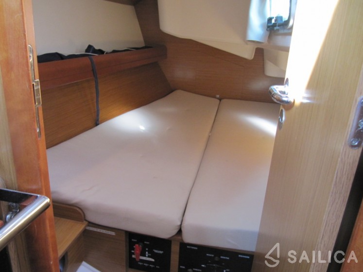Sun Odyssey 36i - Yacht Charter Sailica